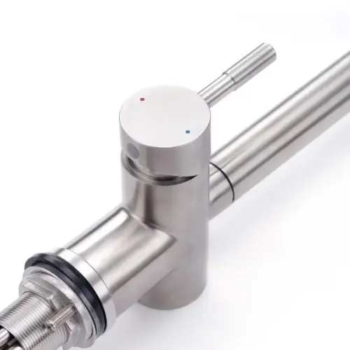 Смеситель кухонный Avivacom с выдвижным изливом, сатин Смесители Avivacom смеситель кухонный avivacom с выдвижным изливом, сатин