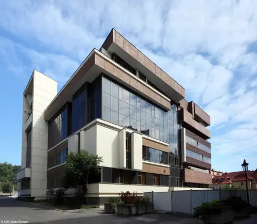 Стекло интерьерное AGC  стекло planibel bronze, 4мм (2250*3210)