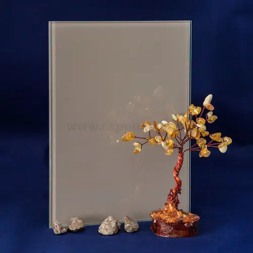 Стекло интерьерное AGC  стекло lacobel light brown, 4мм (1605*2550) (продажа кратно 0,5 листа)