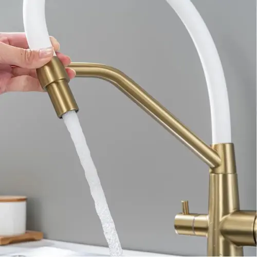 Смесители Avivacom смеситель кухонный avivacom с гибким изливом и фильтрацией, золото/белый